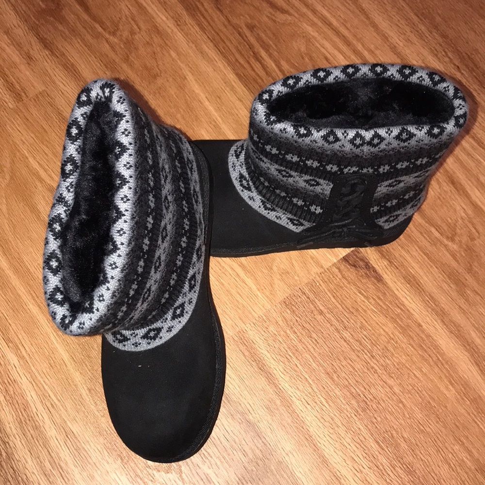 Brand new gray black boots size 8